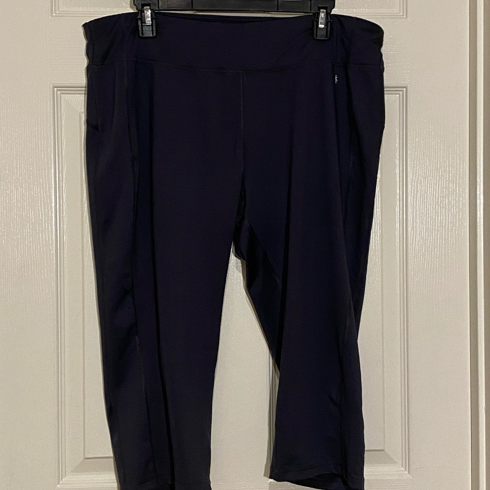 Danskin crop workout tights